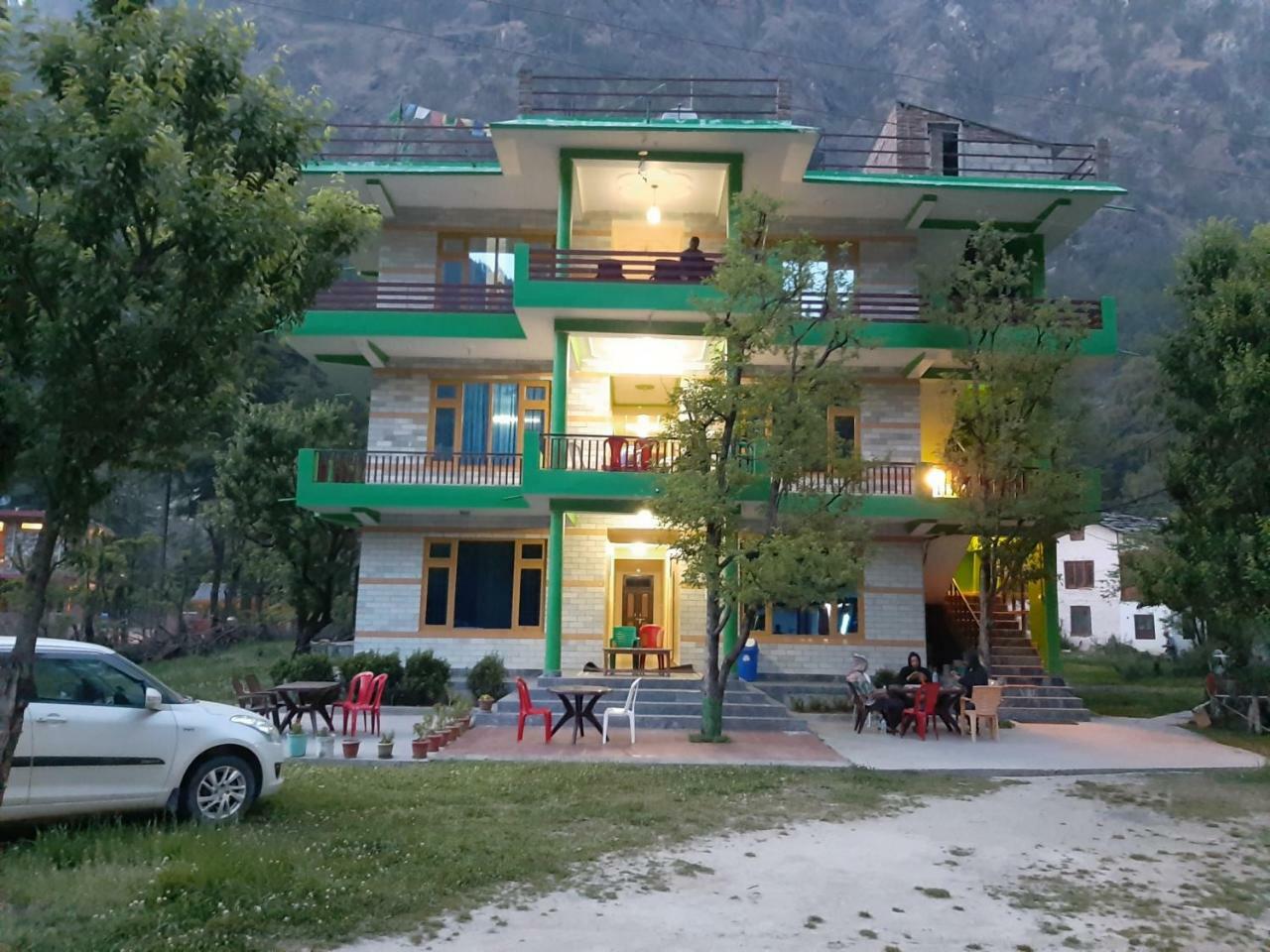 Hôtel The Royal Orchard Kasol Extérieur photo