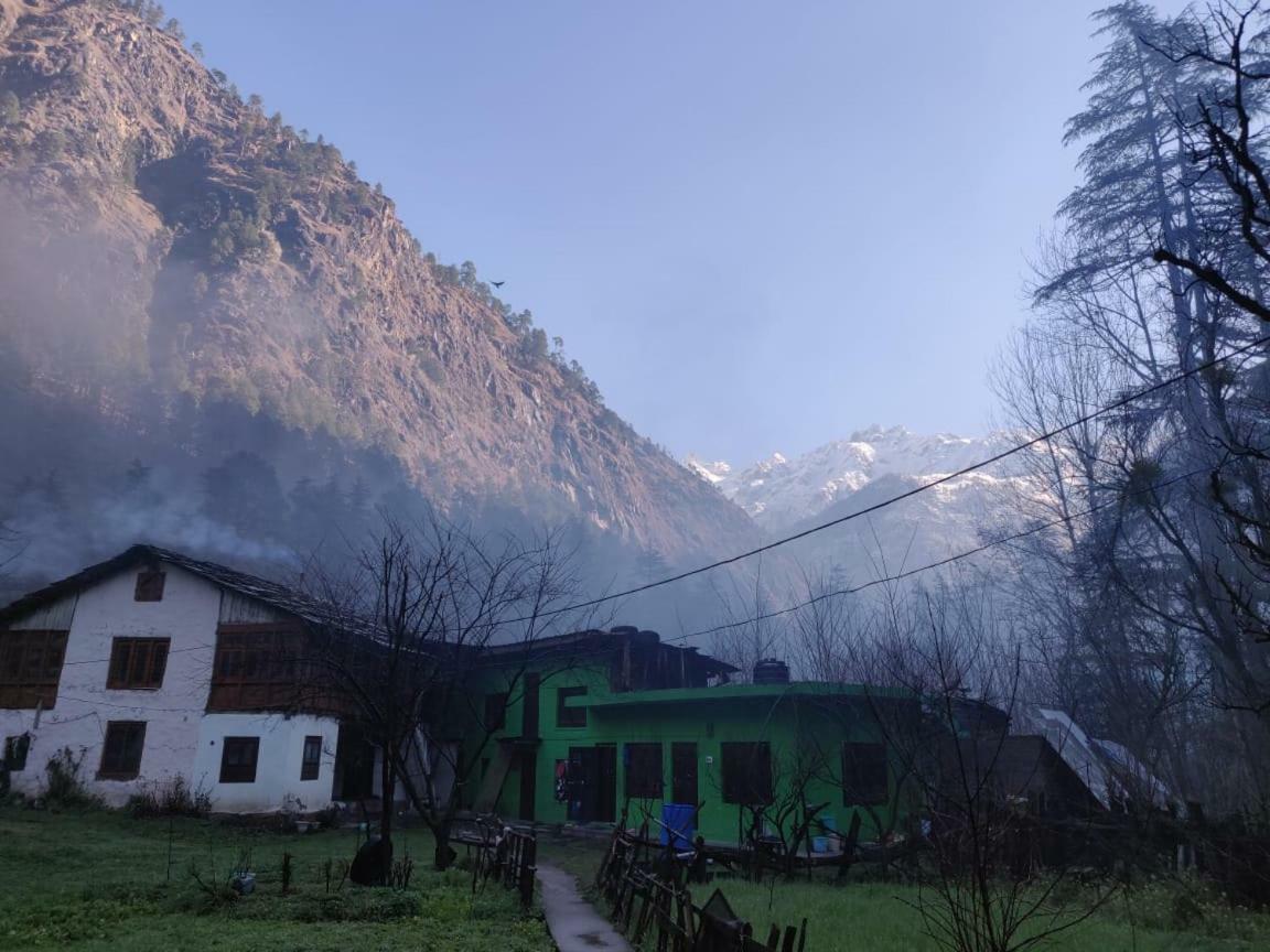 Hôtel The Royal Orchard Kasol Extérieur photo